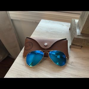 Ray-Ban RB3025 Aviator Blue Flash Lens Sunglasses